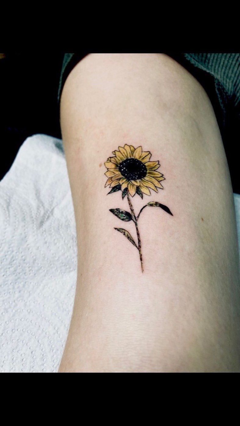 Sunflower Bloom tattoo — OG Tatoo, Enschede